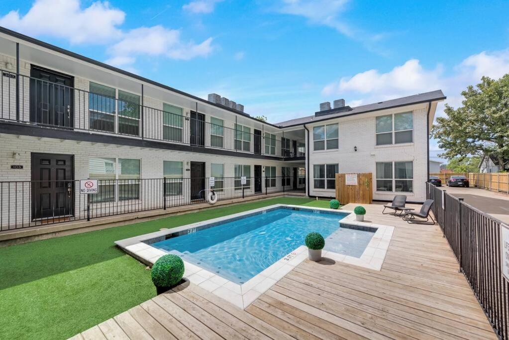 The Classic • Near Knox Henderson Dallas